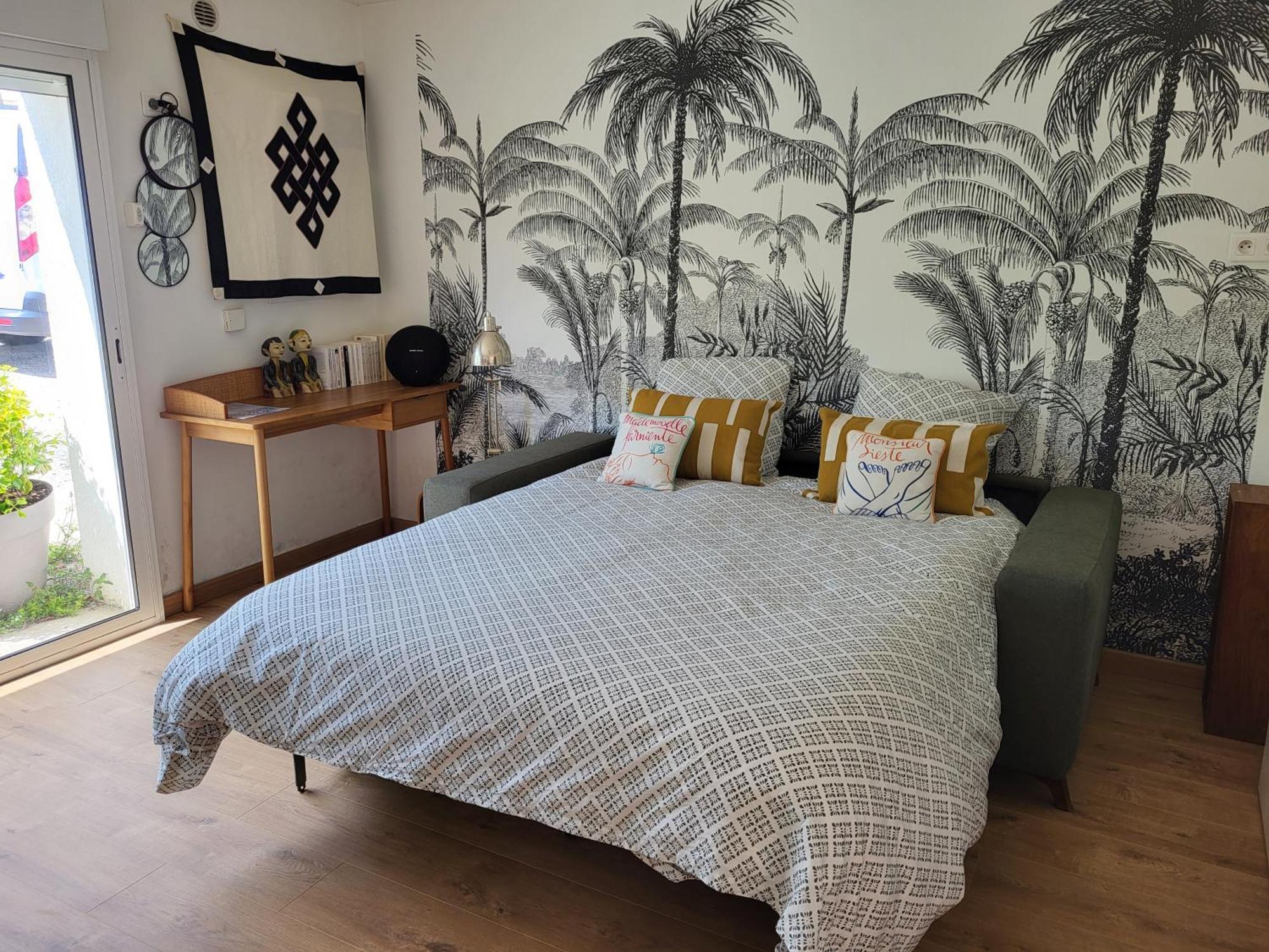 Studio Independant Avec Terrasse A Juan Les Pins Антиб Екстериор снимка